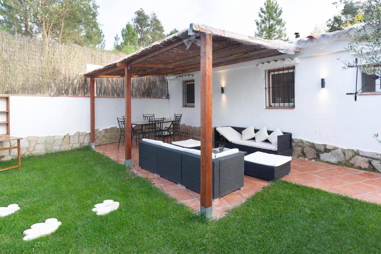 Detached Villa For 6 People In Lloret De Mar With Comunal Outdoor Swimming Pool Puigventos Exteriör bild