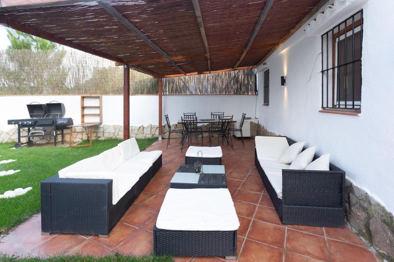 Detached Villa For 6 People In Lloret De Mar With Comunal Outdoor Swimming Pool Puigventos Exteriör bild