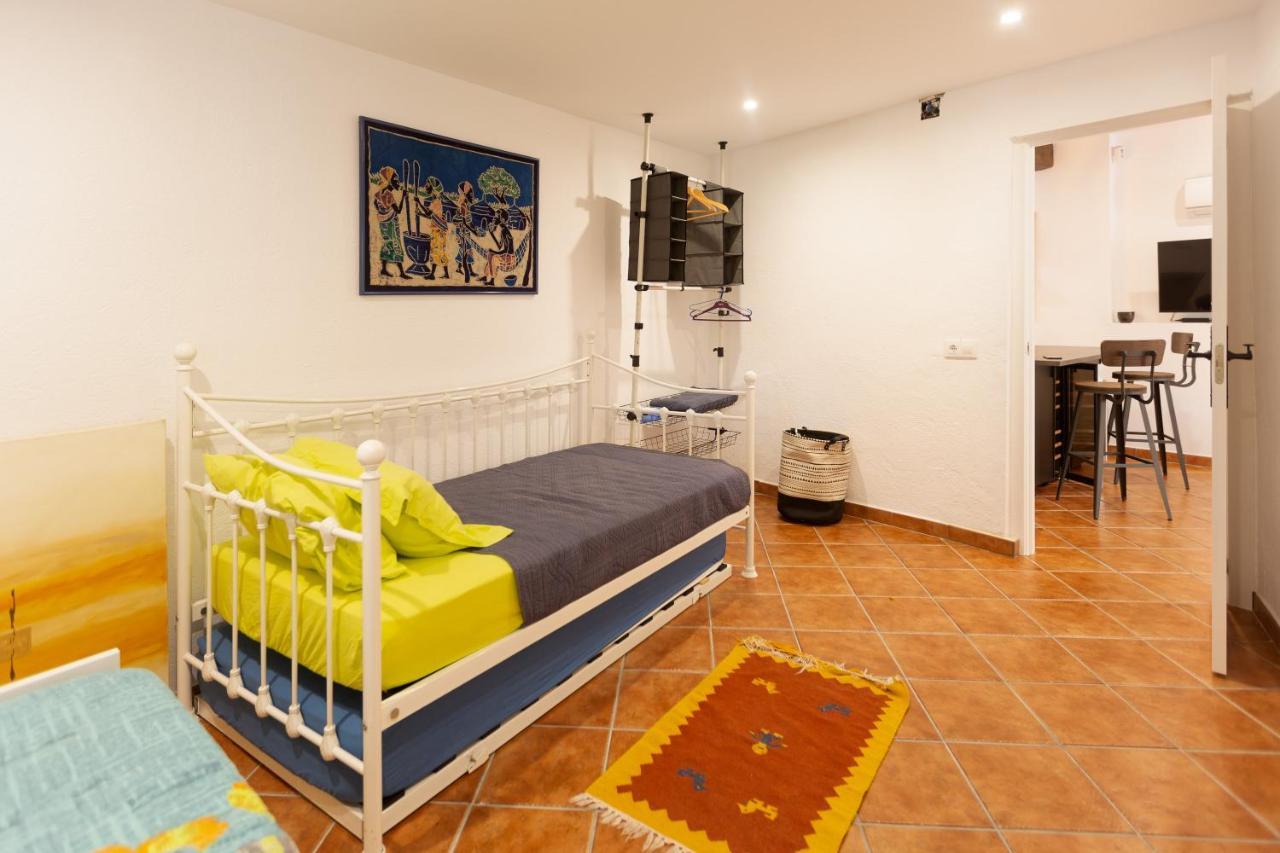 Detached Villa For 6 People In Lloret De Mar With Comunal Outdoor Swimming Pool Puigventos Exteriör bild