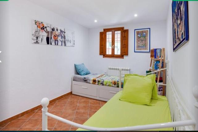 Detached Villa For 6 People In Lloret De Mar With Comunal Outdoor Swimming Pool Puigventos Exteriör bild
